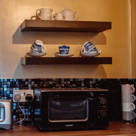 Spacious Flat With Free Parking Apartment ฮาร์โรเกต ภายนอก รูปภาพ