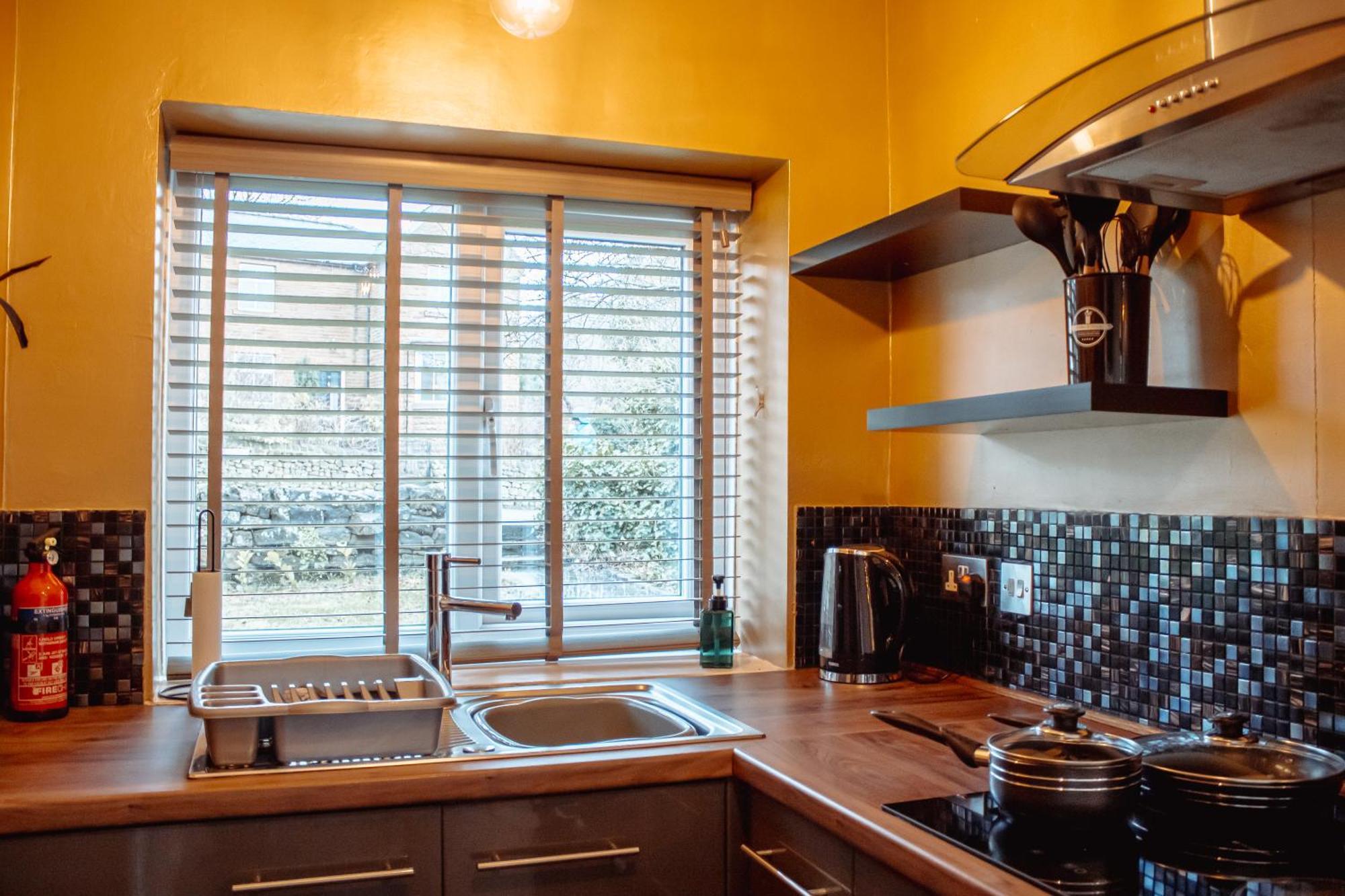 Spacious Flat With Free Parking Apartment ฮาร์โรเกต ภายนอก รูปภาพ