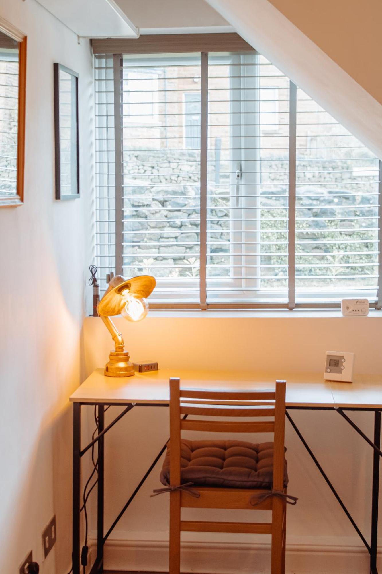 Spacious Flat With Free Parking Apartment ฮาร์โรเกต ภายนอก รูปภาพ