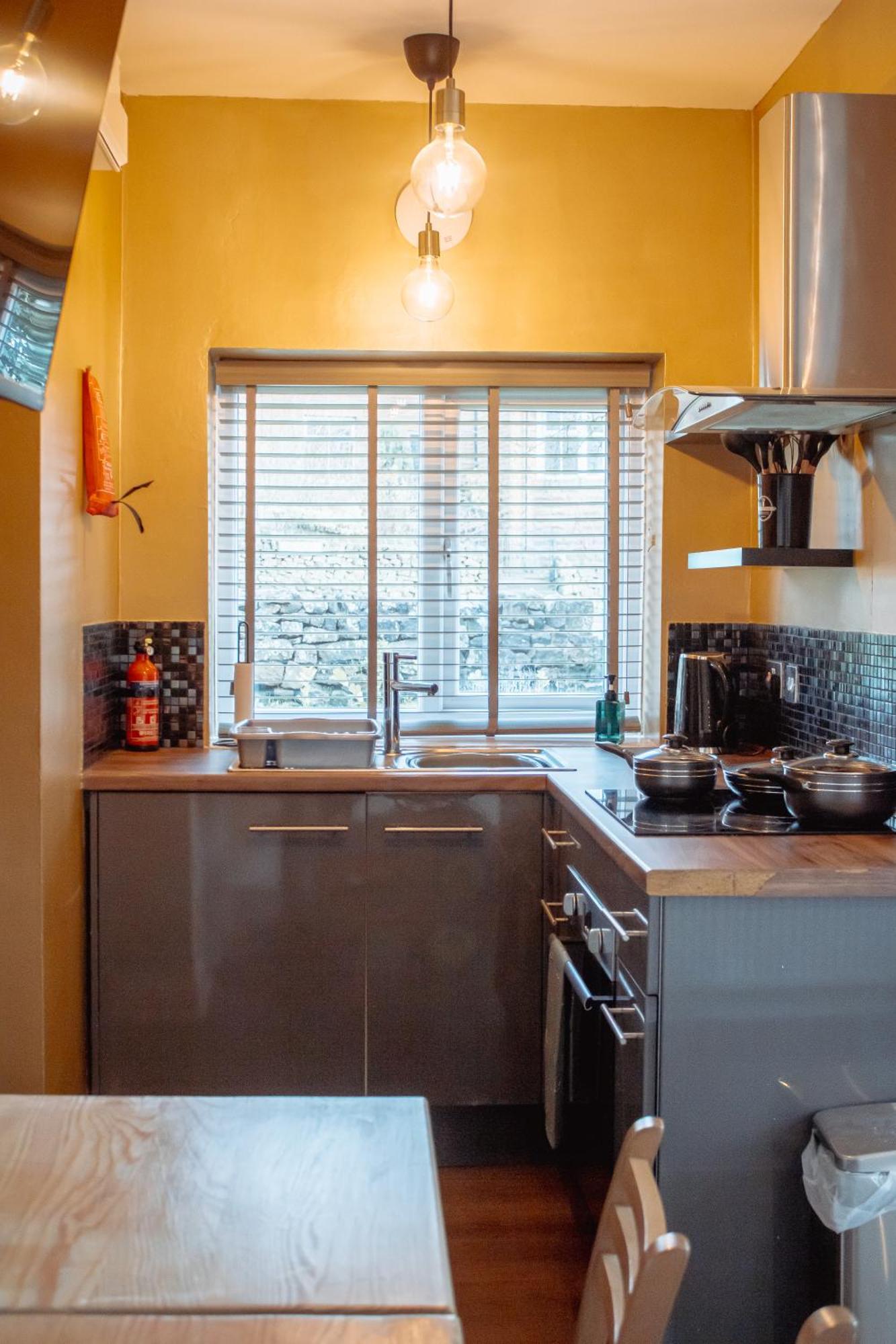 Spacious Flat With Free Parking Apartment ฮาร์โรเกต ภายนอก รูปภาพ